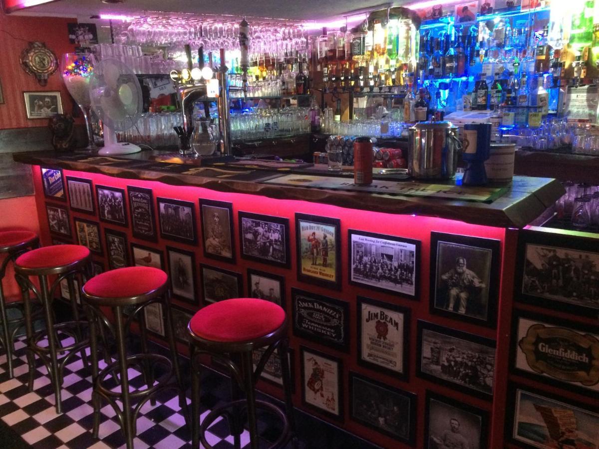Cadillac Kustomz Hotel - Breakfast Available Rothesay Luaran gambar